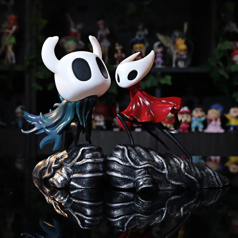 15cm PVC Hollow Knight Actionfigur Sammlermodell für Auto-Armaturenbrett Desktop-Dekorationen Niedliche Spielfiguren Geburtstagsgeschenke