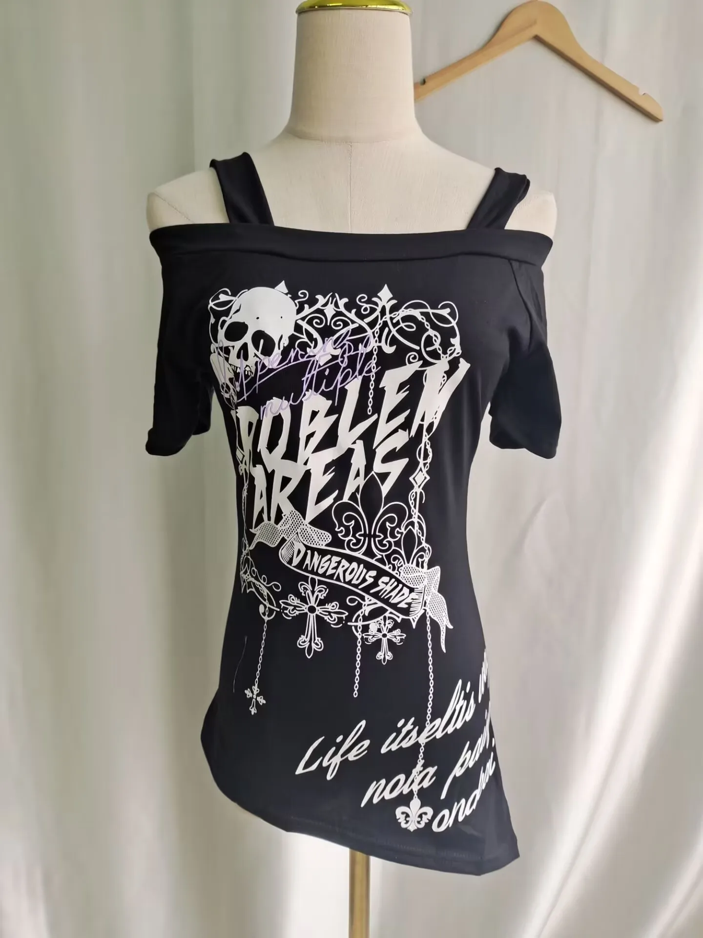 Niche Design Sense Millennium Y2K Light Asian Style Skull Letter Print One Shoulder Slimming Cut Long Sleeved Women Top