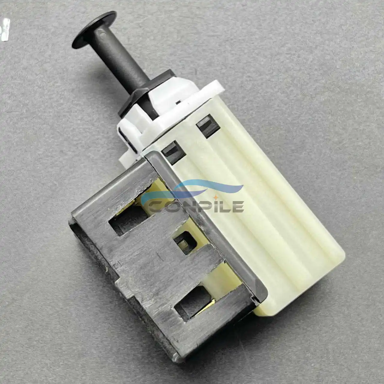 for Dodge journey Compass PATRIOT Caliber challenger chrysler sebring 300c brake light switch 