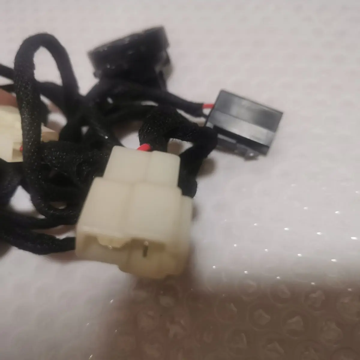 Car accessories A pair of lossless wire harnesses adding a triangular window tweeter  for Suzuki Swift