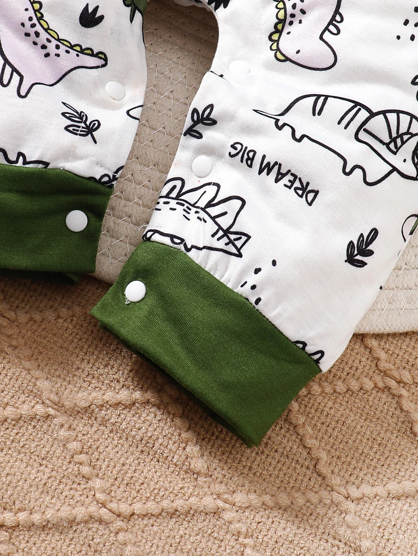 Newborn Boy baby Jumpsuit Dinosaur Print Pocket Hooded Jumpsuit 0-18 Months Baby Crawling Suit Toddlers Autumn Clothing