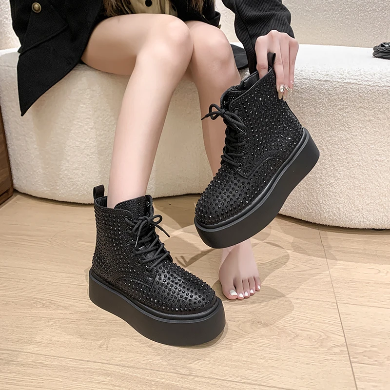 Buty damskie Hot Luxury Thick Sole Chelsea Boots Women Flat Casual Boots Wysokiej jakości modne buty dla kobiet Zapatos De Mujer