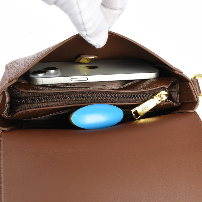 ​ ​ Kompakte, gesteppte, quadratische Tasche für Damen, Kaviar-Korn-Umhängetasche, minimalistische Silhouette, Coffee Run Ready Luxe Essential ​ ​