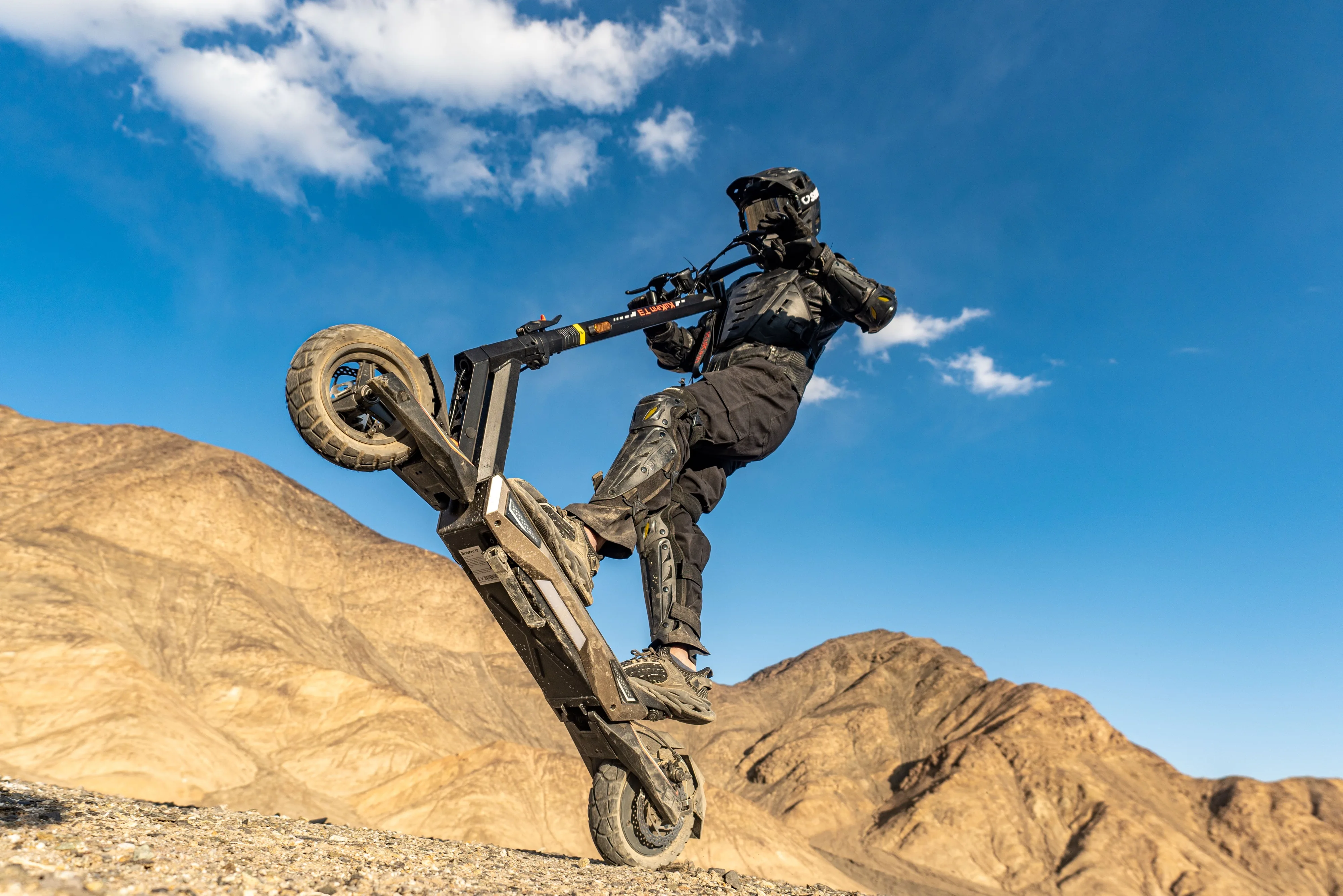 KuKirin T3 Electric Scooter 2025 New Model:800W Motor 48V 15.6Ah Battery 45KM/h 58KM Max Range Foldable Electric Scooter 10"