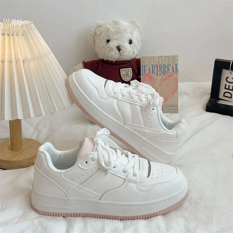 Simple and trendy versatile white shoes for 2024 summer new low top color blocked lace up thick soled casual shoes for women