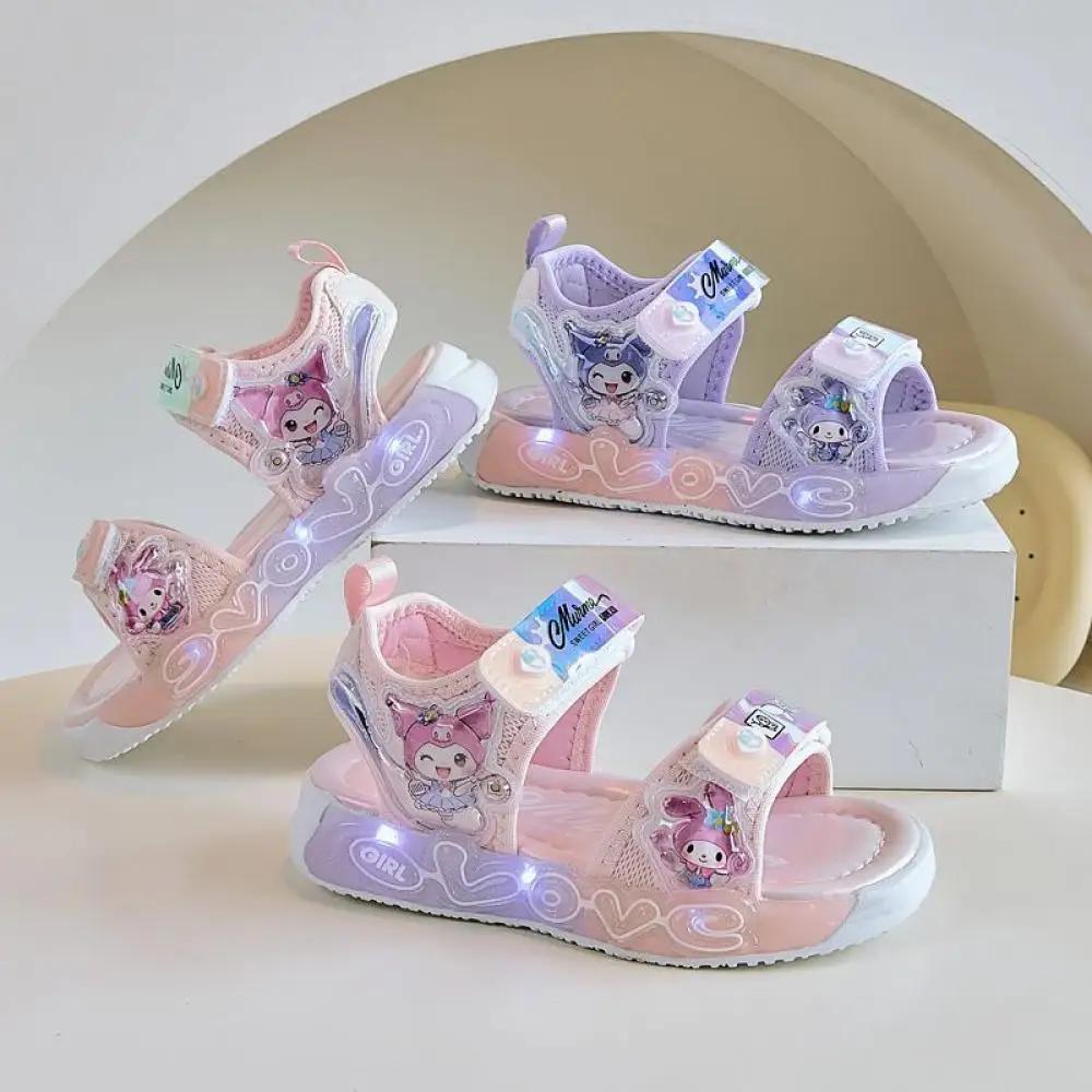 

Новые сандалии на плоской подошве со светодиодной подсветкой для девочек Sanrio Kuromi Melody, детская обувь, обувь принцессы с героями мультфильмов, спортивная пляжная обувь для подростков, подарки