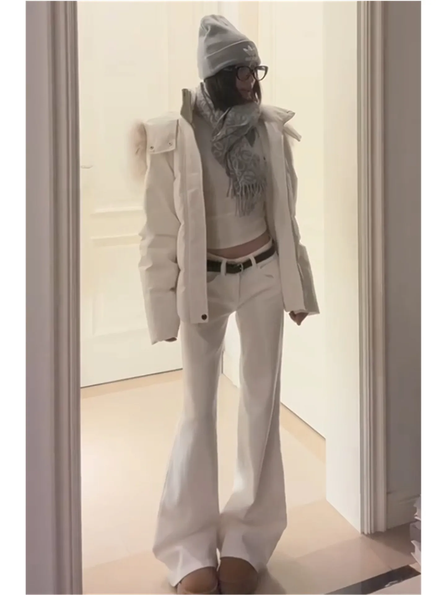 

American Style Fleece Lined Thick Low Waist Bell Bottom Jeans Women Winter Loose Slimming Floor Length Pants