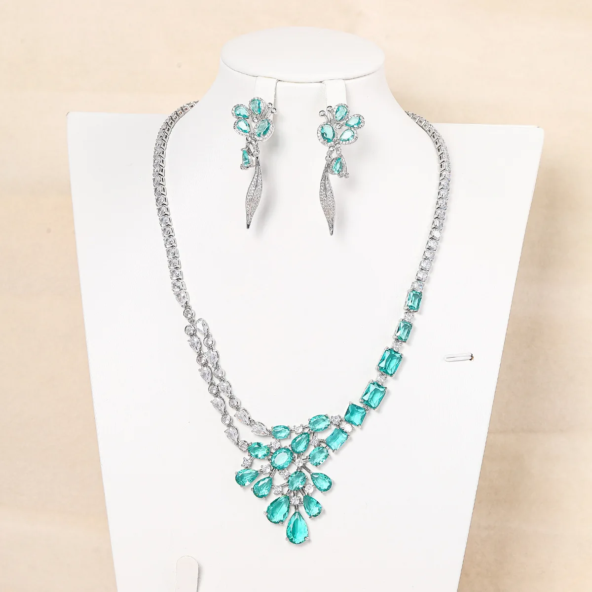 

HIBRIDE Fresh and Elegant Sky Blue Necklace Earrings Jewelry Set for Everyday Women Dress Holiday Wedding Gift S-929