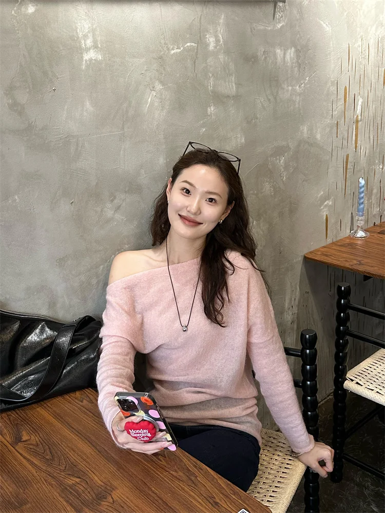 

Lilystore Autumn New Asymmetrical Knitted Sweater Women's One-oulder Ultra-Fine Camere Silk-Like Long Sve Top