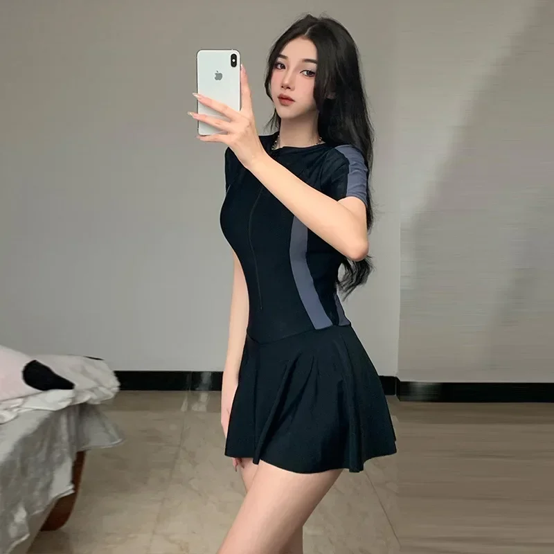 2025 جديد ملابس السباحة النسائية فستان صيفي نمط البطن تغطي والتخسيس والمحافظ بأكمام طويلة ملابس السباحة الرياضية للطلاب