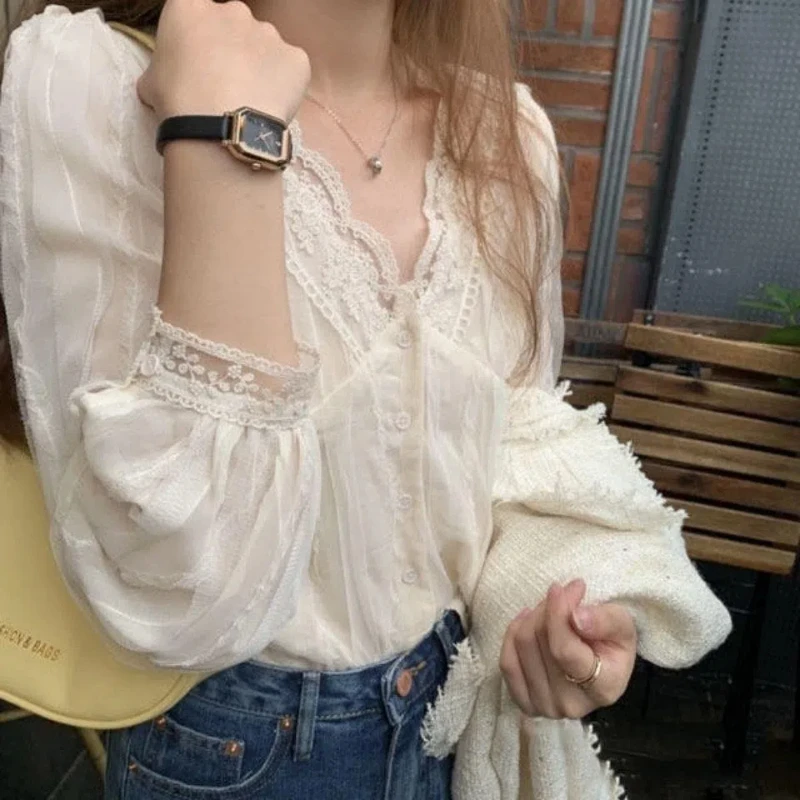 New French Style Gentle V-neck Chiffon Shirt for Women Sweet and Unique Small Shirt Fashionable and Versatile Long Sleeved Top