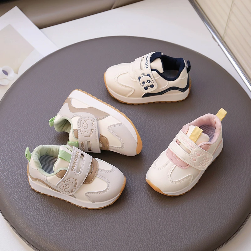 أحذية مشي للأطفال مع أرنب لطيف أحذية رياضية للأطفال أصابع توج لينة أسفل 2025 موضة جديدة للأولاد والبنات أحذية رياضية مقاس 16-30
