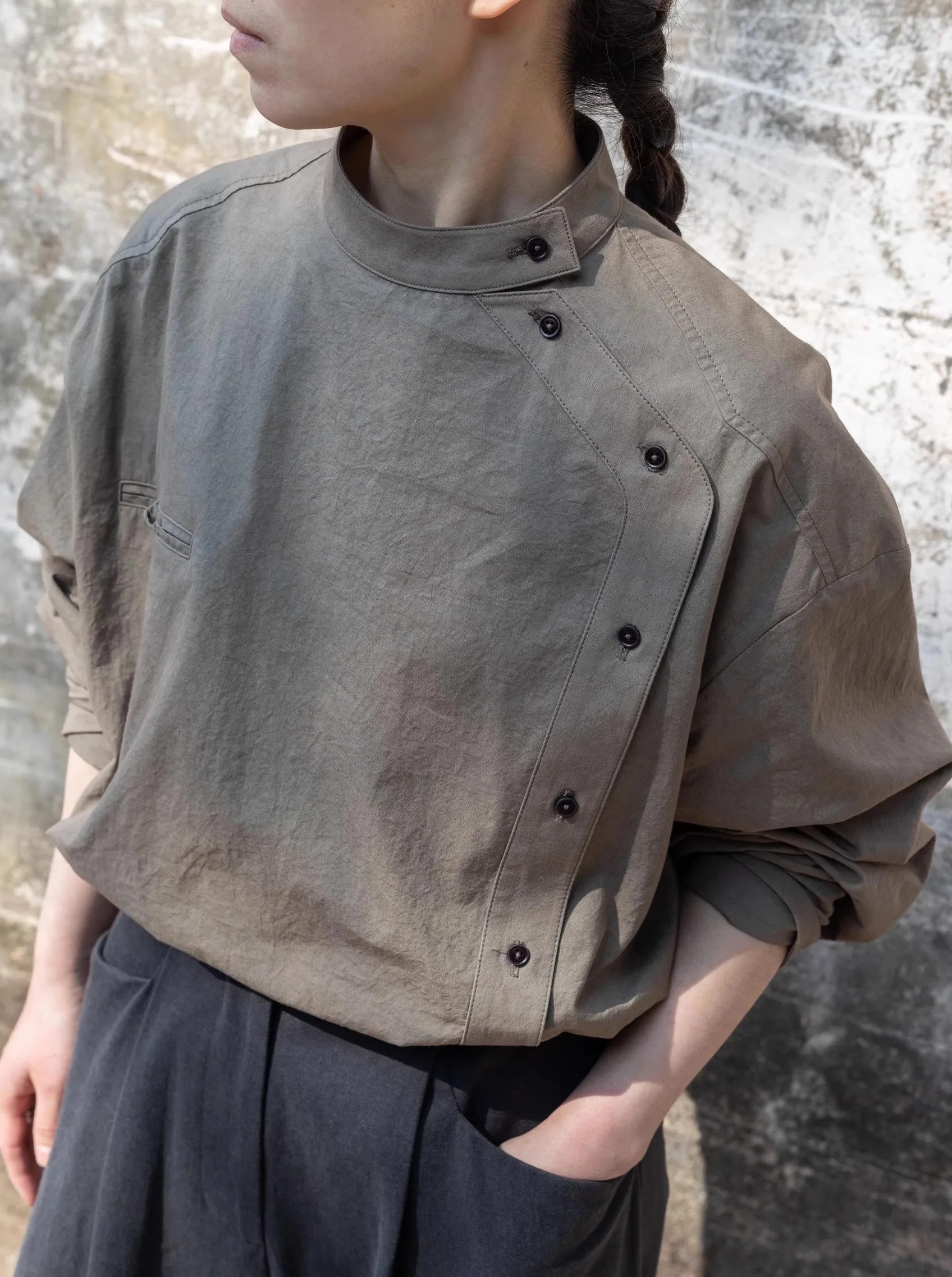 

New Chinese Sle Stand Collar Asymmetrical Hem Linen irt Women Early Autumn Unique Design Casual Loose Fit Long Sve Top