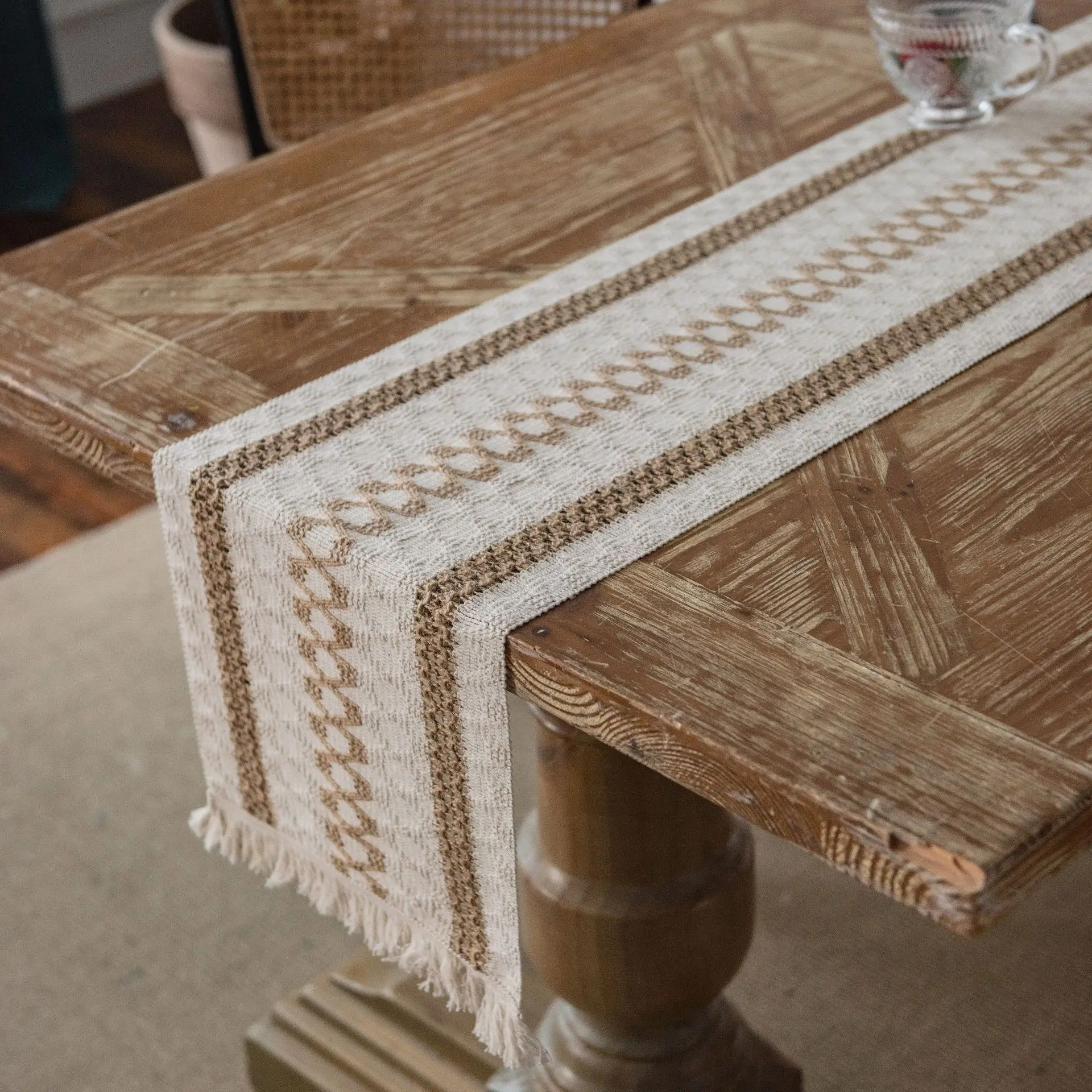 Table Runner Linen-cotton Striped Splicing Two-color Woven Tassel American Holidays Table Runner