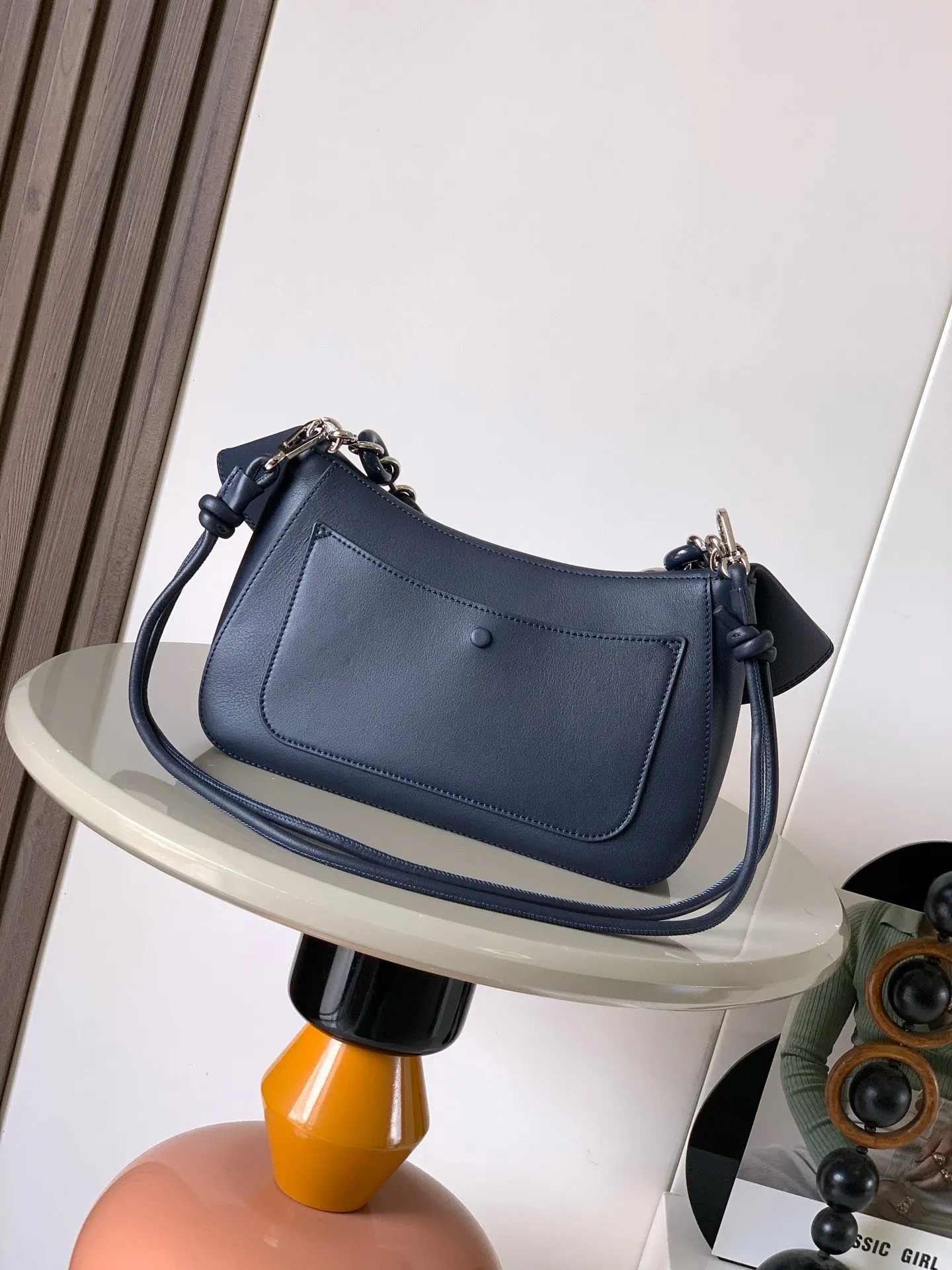 

New Medium Smooth Leather Handbag Lightweight Summer Bag Curved Flap Detachable Donut Chain Leather Strap Fashion Shoulder Bag