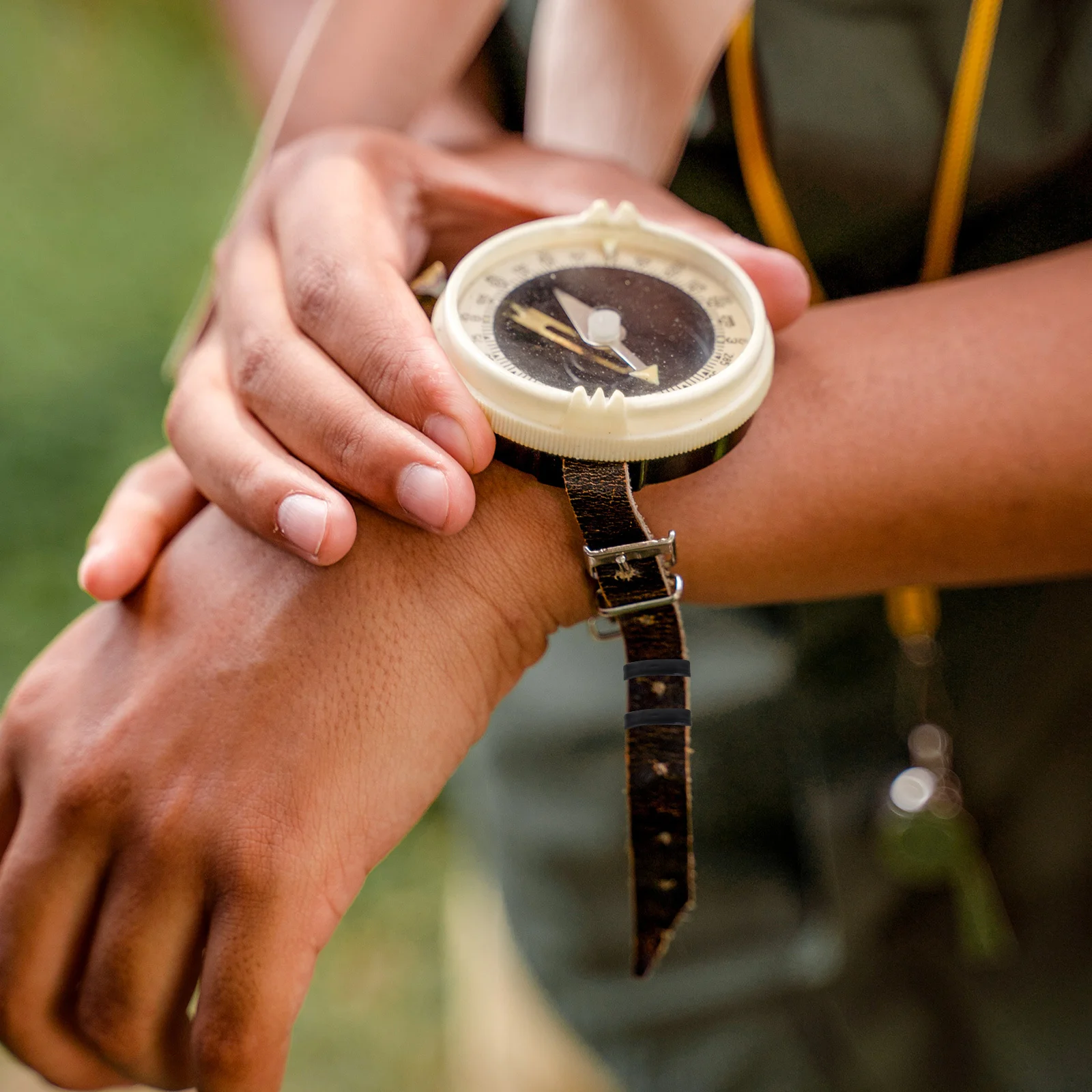 

8Pcs Premium Watch Band Loops Compact Hoops Easy to Use Secure Fasteners Watch Hoops Watchstrap Accessory