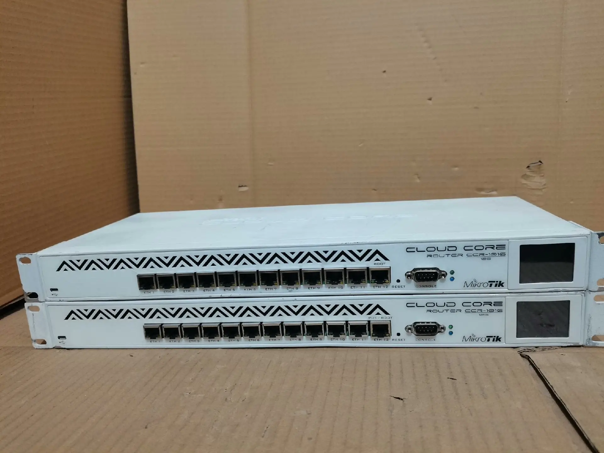 Mikrotik CCR1016-12G benar-benar baru Router tingkat industri dengan CPU 16 Inti mutakhir