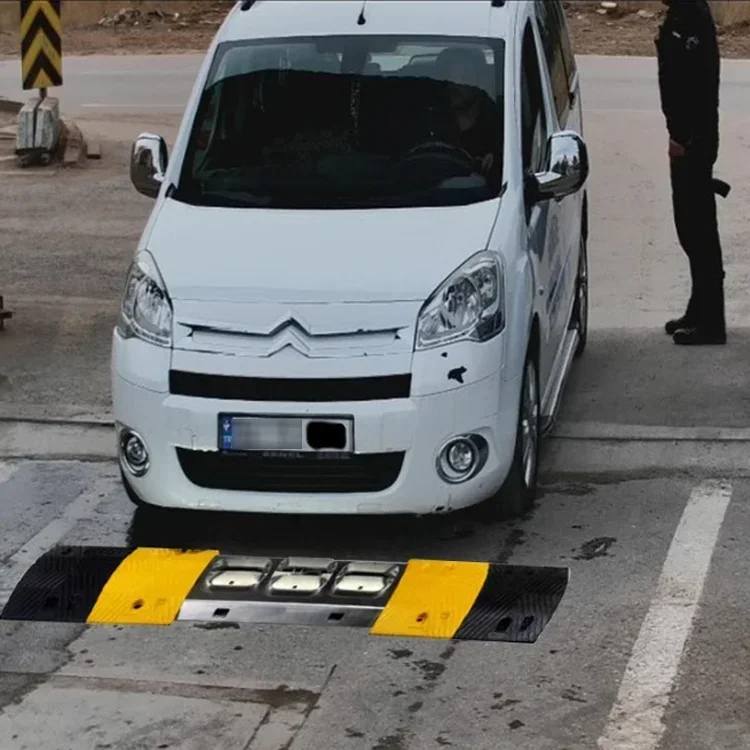 UV300-M UVSS/UVIS Car bomb detector Under Vehicle Surveillance System with linear array CCD scanning