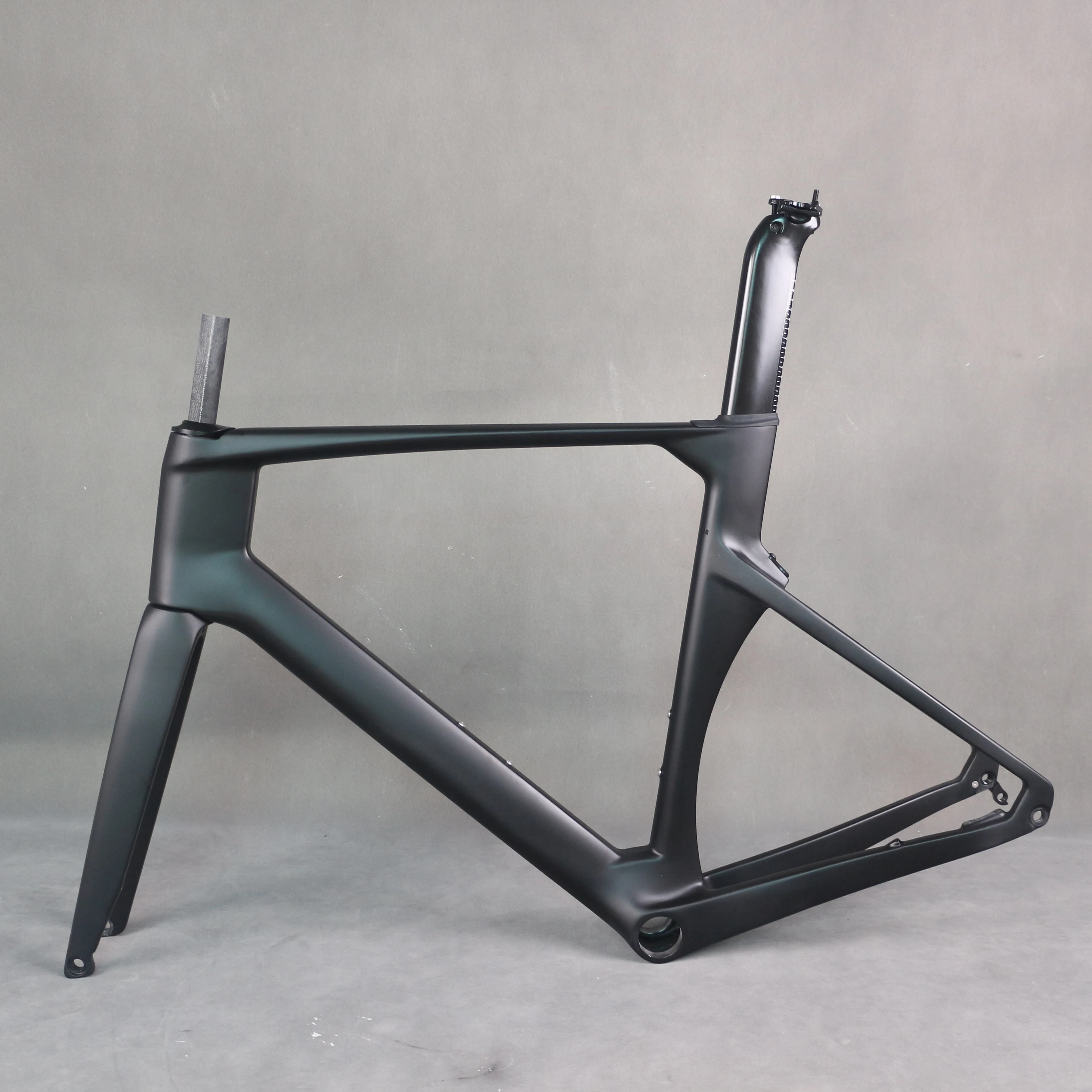 Disc  brake carbon frame , carbon road bike frame, carbon fibre frame , racing bicycle frame ,700c accept painting