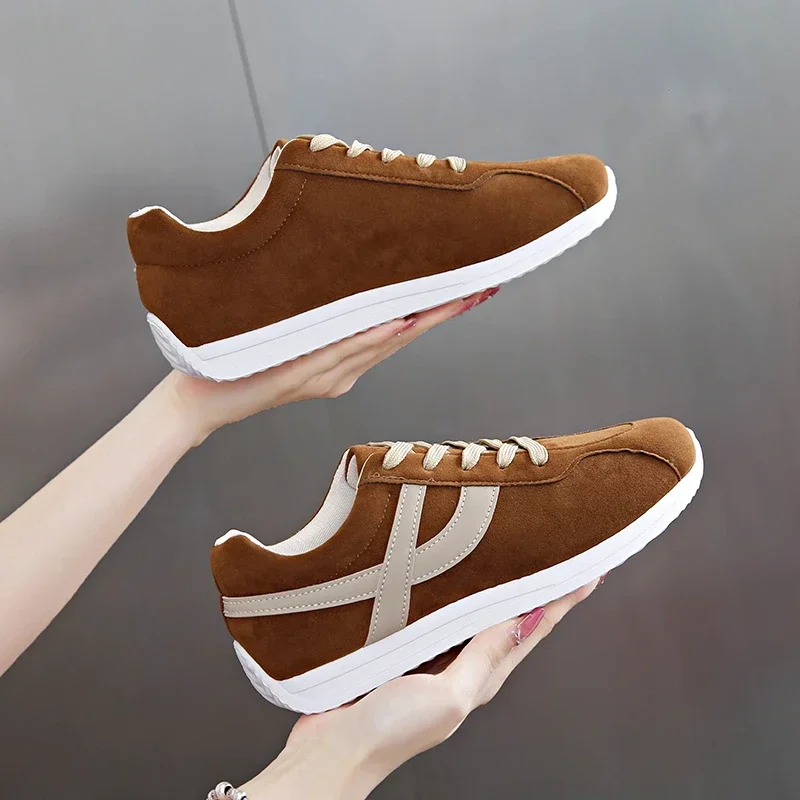 

2025 Spring New Women Sneakers Comfortable Outdoor Fashion Versatile Flat Casual Sneakers Lace Up Women Sports Shoes Plus Size