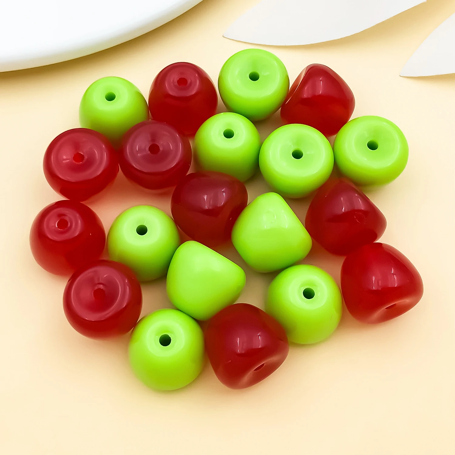 20pcs Acrylic Perforated Three-Dimensional Apple Pendant,For DIY Making Women Charms Necklace Keychain Jewelry Accessories Gift