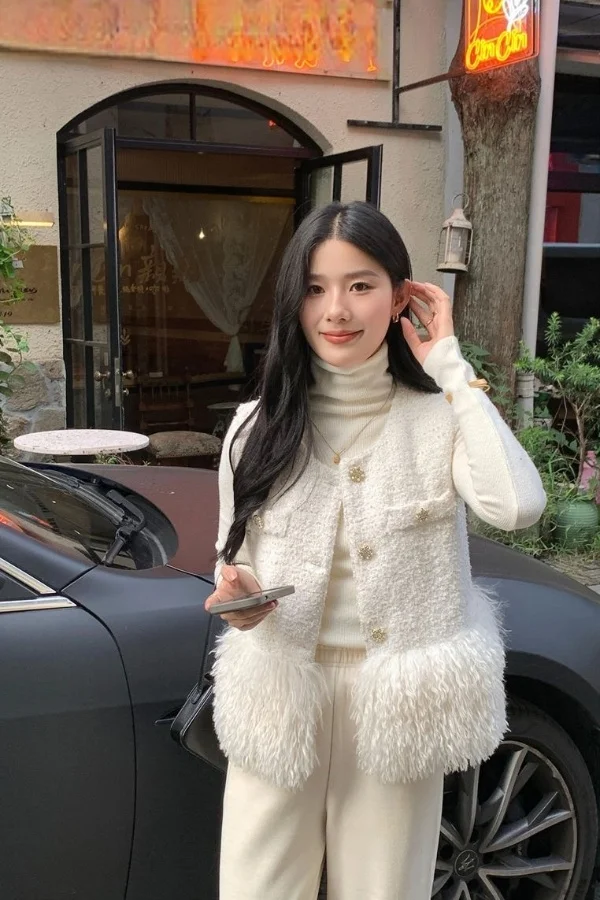 

2025 Winter New Women's Slimming Sheep Velvet Vest Round Neck Single-Breasted Jacket Crew Neck Slim Fit Elegant Cardigan TS518