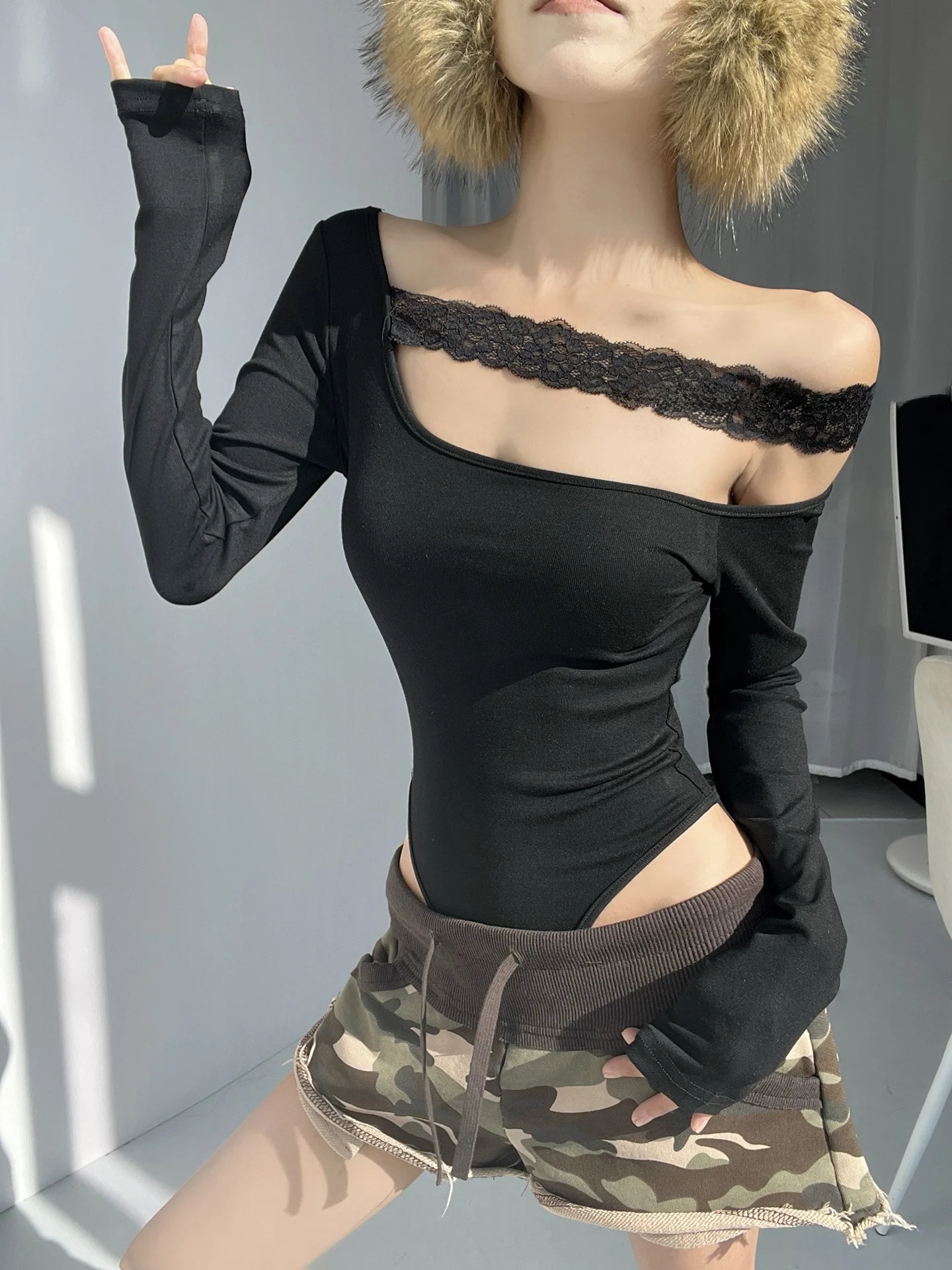 

Sexy Lace Sniping One-Piece Suit Women's Spring New Style Slimming Hot Girl T-Shirt Base Shirt Long Sleeve Long Neck Design