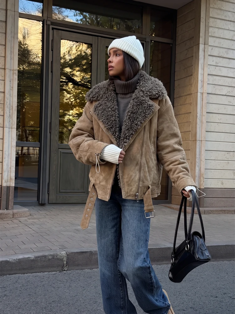 Winter Women Lambswool Spliced Thick Coat Women Lapel Long Sleeves Zipper Short Jacket With Pockets 2026 Lady Warm Street Coats