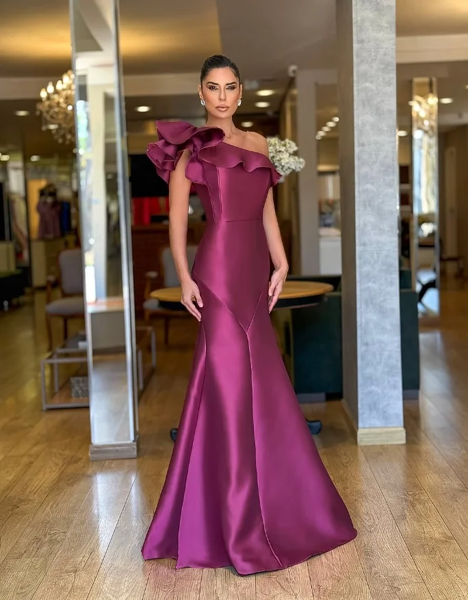 Maßgeschneiderte hochwertige bodenlange trägerlose ärmellose Falten eine Schulter Vestidos De Gala Abiye Uzun Elbise Modelleri