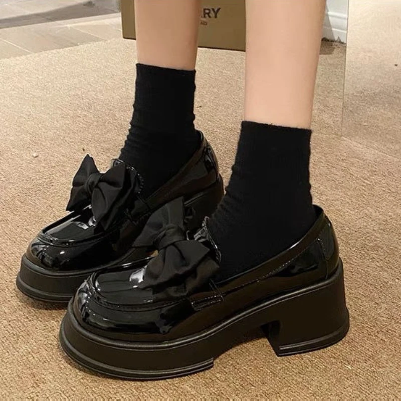 

Женские винтажные лоферы с бантом, новинка 2023 года, весеннее маленькое кожаное платье в британском стиле с широким носком и толстой подошвой