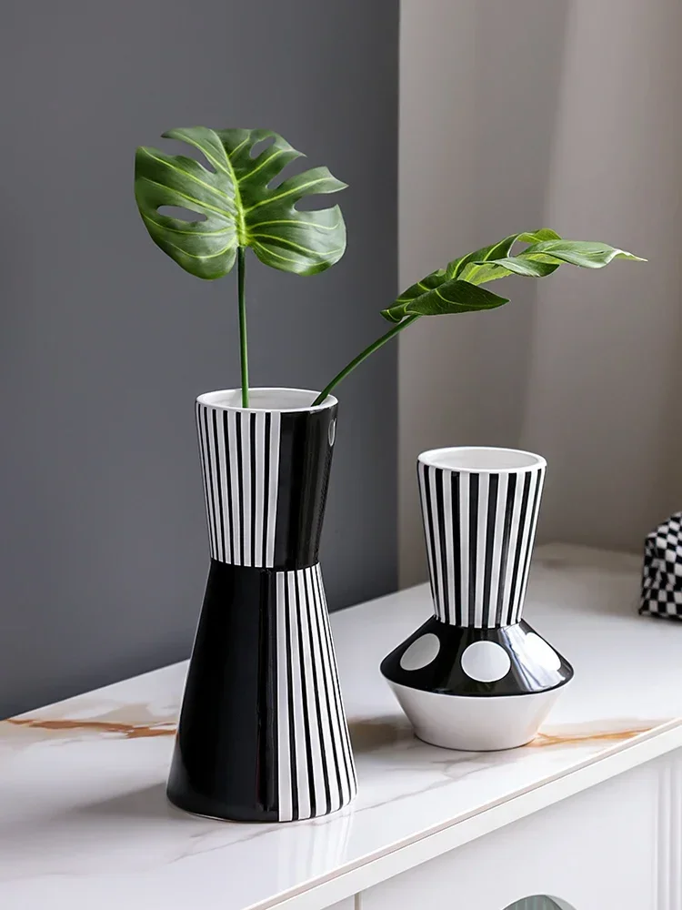 

Nordic Black White Art Vase Home Decor Ceramics Vases Creative Decoration Home Accessories Flowerpot Room DecorationVase