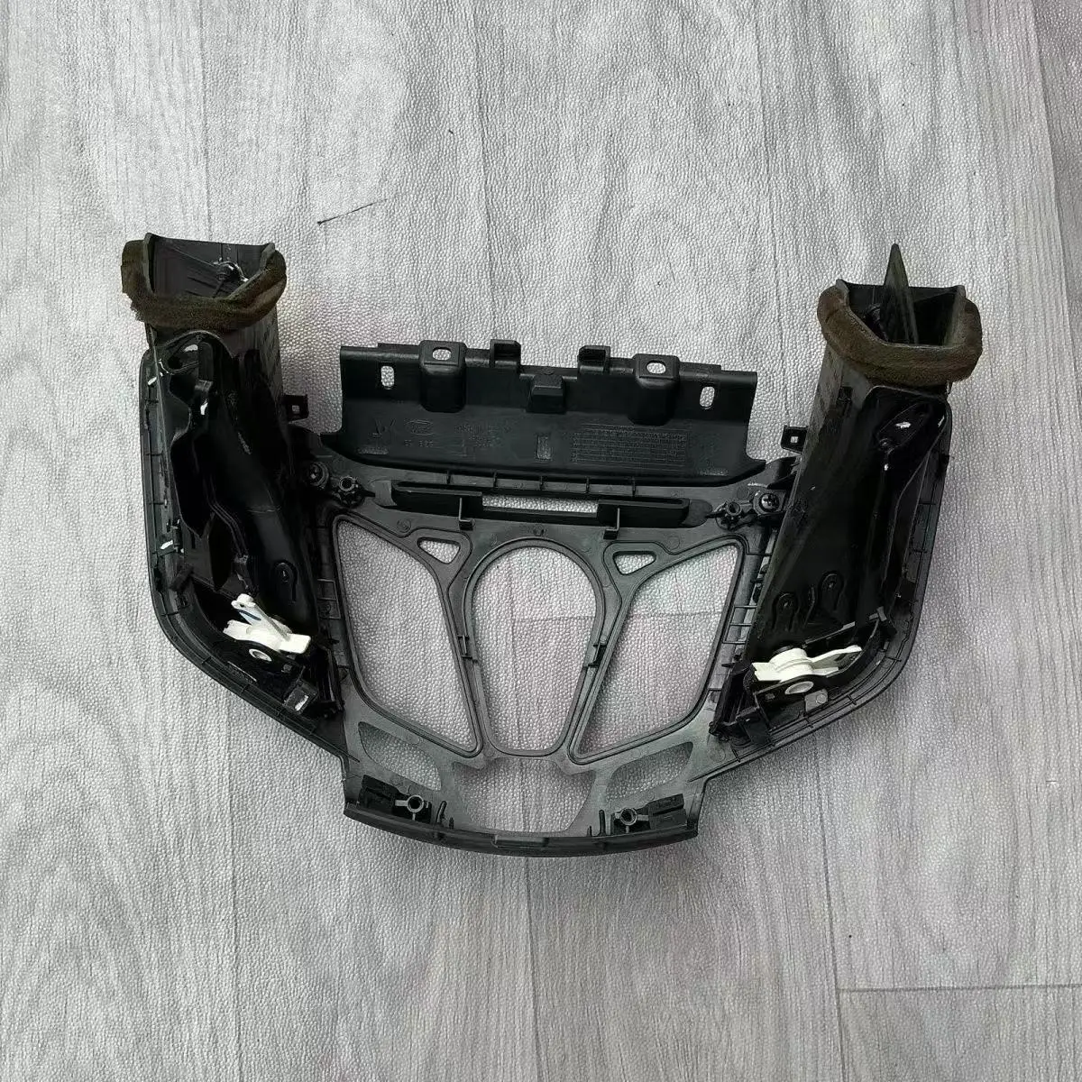 85% New Car Middle Dashboard Conditioner Outlet Air Vent A/C for Ford Fiesta 2009-2014 Original Factory Radio Face Frame