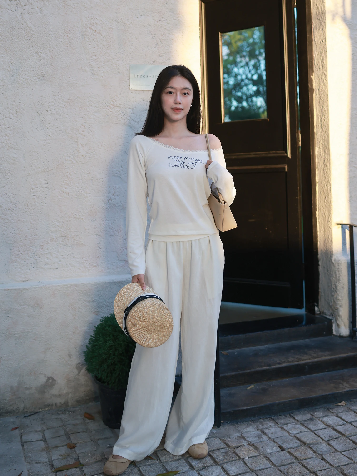 

Женский топ с длинными рукавами, вышивкой и кружевом, с открытыми плечами, универсальный, премиум-класса, стандартного кроя