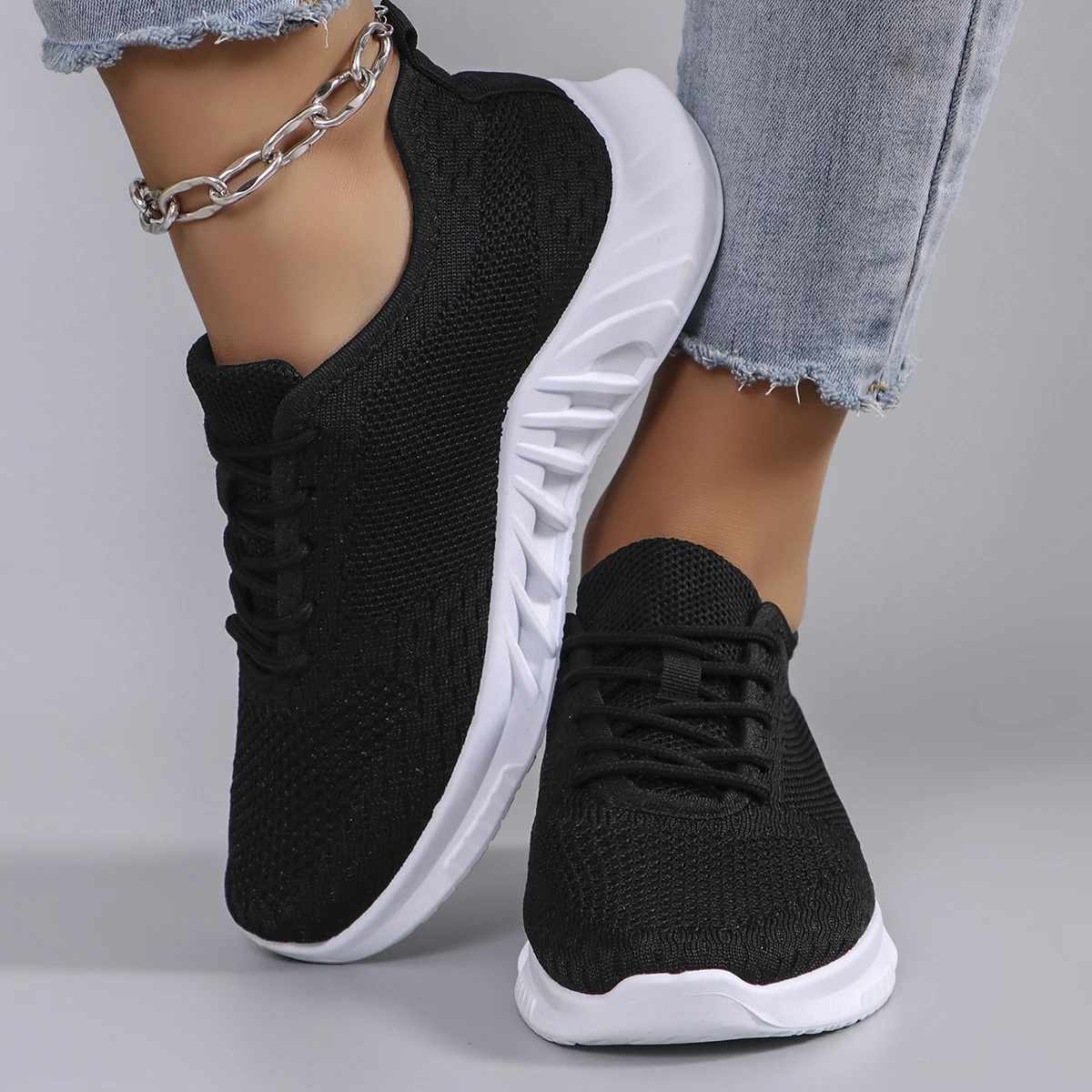 Spring new women\'s sports shoes, fashionable, breathable, lightweight, non-slip, wear-resistant, casual sports shoes, flat shoes