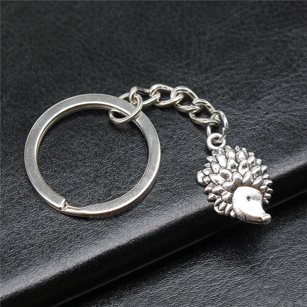 Keychain Holder Souvenirs Gift Vintage Handmade Antique Silver Color 22x14mm Hedgehog Pendant Keyring