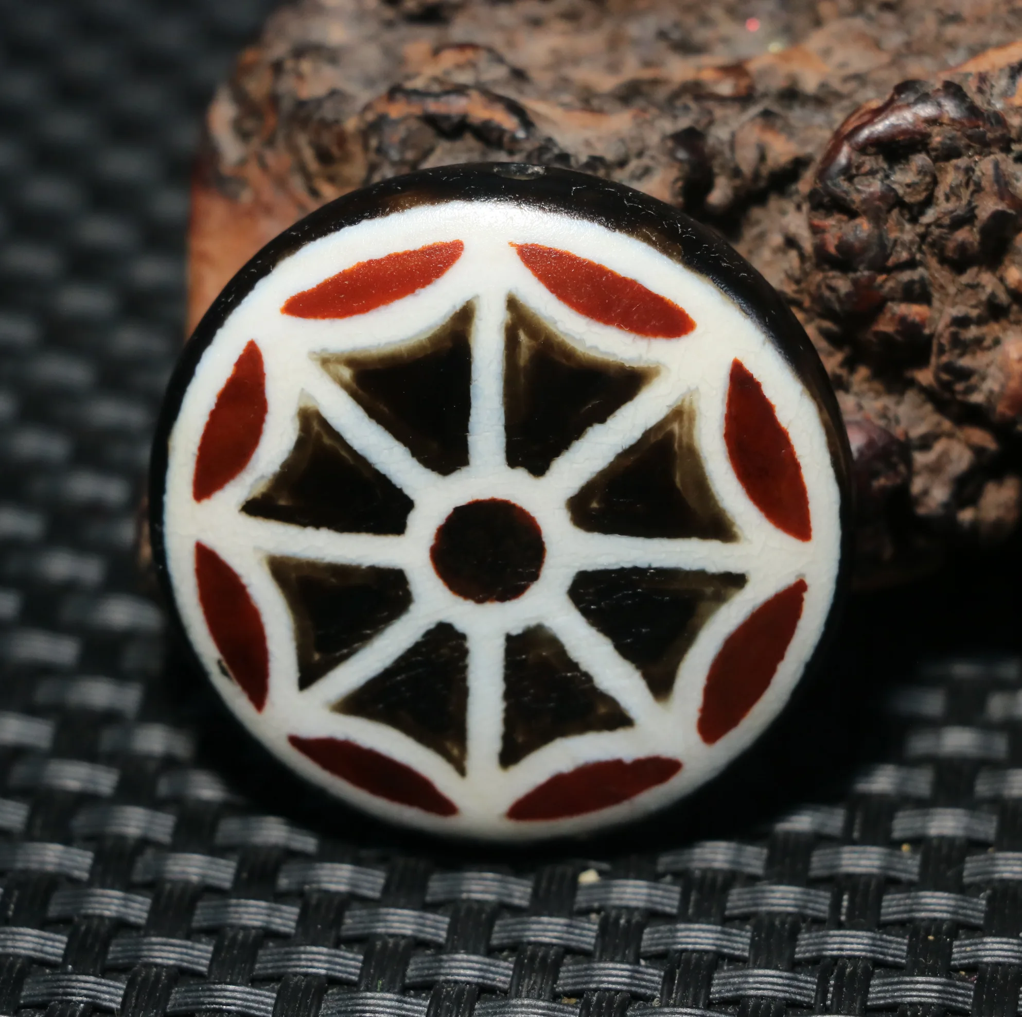 Ultra Magic Energy Tibetan Old Agate Colorful Spider Net Falun Wheel Goat Eye dZi Bead Pendant Amulet LS TIMESTOWN Sauces