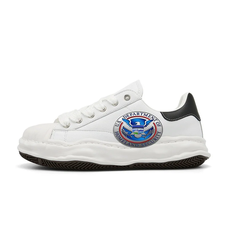 

Модные уличные кроссовки в стиле ретро от Department of Homeland Security, созданные в ретро-стиле, стильные, удобные и универсальные.