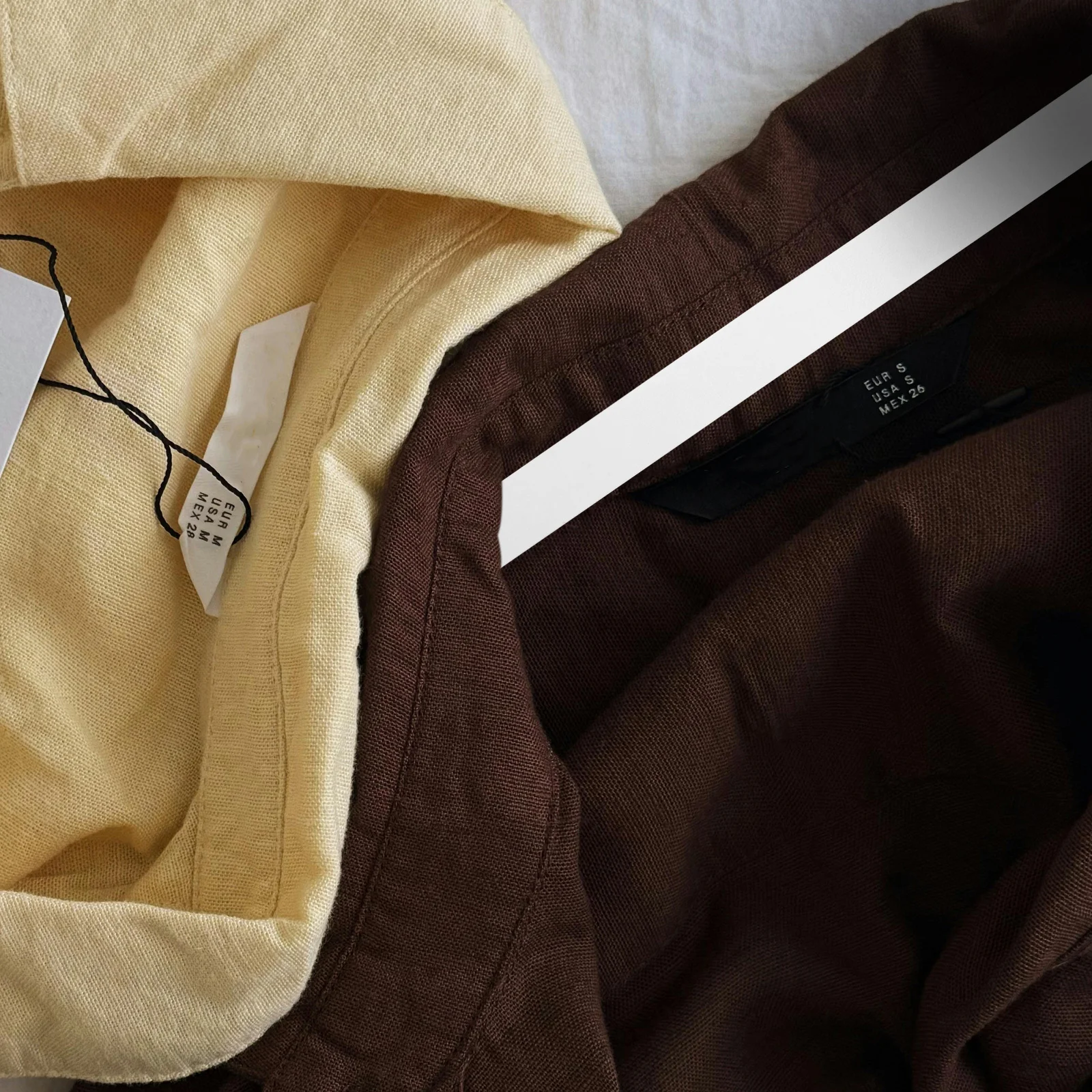 

Self-Adhesive Collar Sweat Pads Invisible for Shirts Absorbent Neck Liners Makeup Resistant Stickers Collar