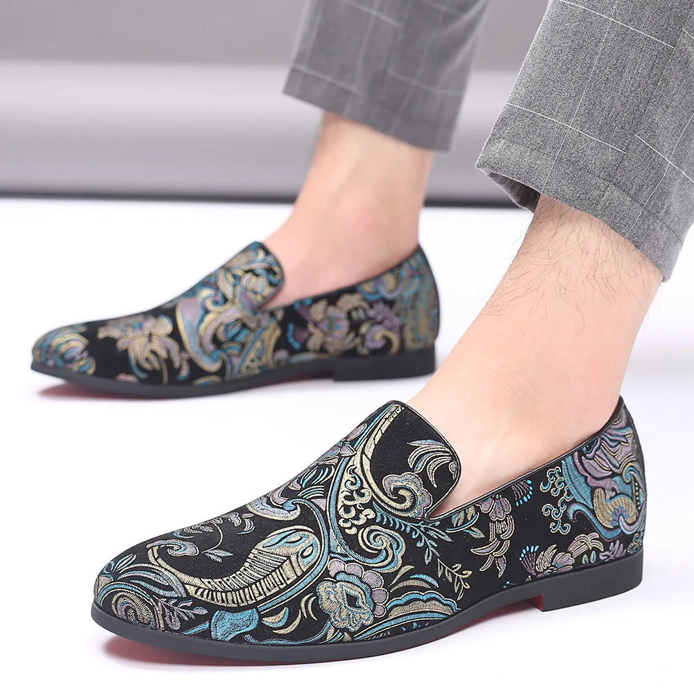 

2024 Men's Popular Bean Shoes One Foot Lazy Shoes Versatile Breathable Casual Driving Cloth Shoes Street Style Flower Patterns