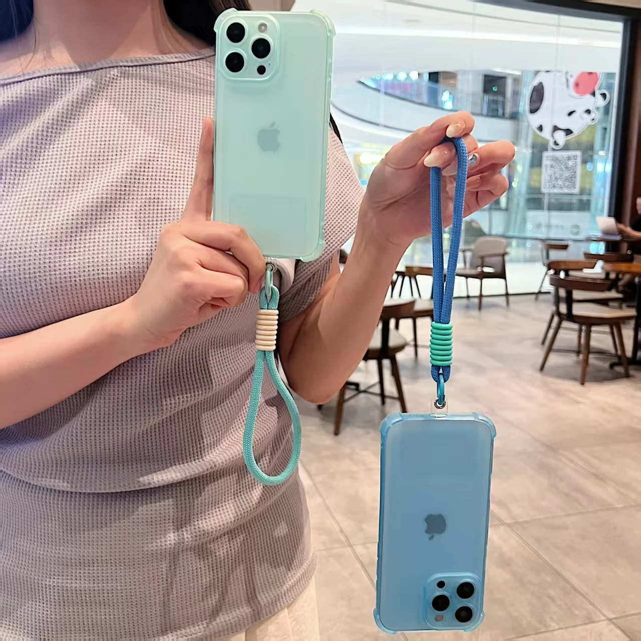 シリコン製スマホケース iPhone 16 17 Pro 13 11 15 12 14 Pro Max 17 Air ソフト 透明 リストストラップ付き ハングチェーン ランヤードカバー