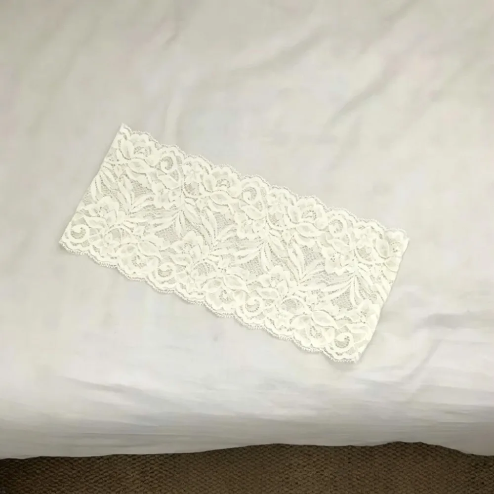cinto-de-renda-com-15-cm-de-largura-ideal-para-usar-em-camadas-com-detalhes-vazados-e-borda-ondulada-feito-de-renda-elastica-com-design-floral-3d-e-cinto-largo-de-renda-para-mulheres