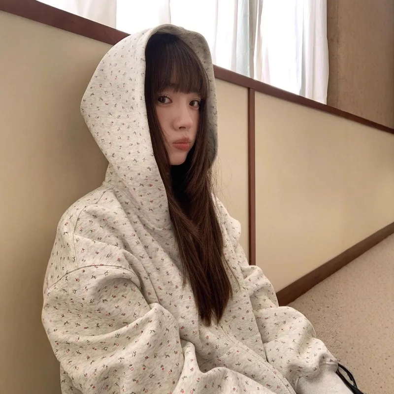 

Женская толстовка с цветочным принтом в стиле «ленивый шик»; осенняя повседневная куртка для стройных фигур.