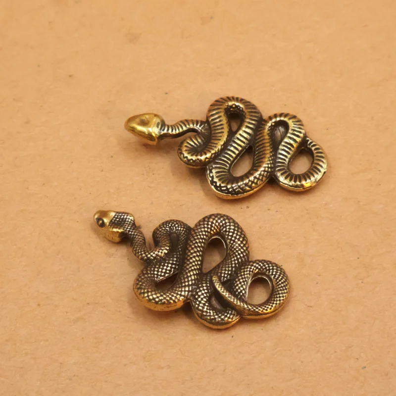 

Brass Vintage Chinese Zodiac Snake Birth Year Lucky Car Keychain Antique Pendant Bag Chain Keychain