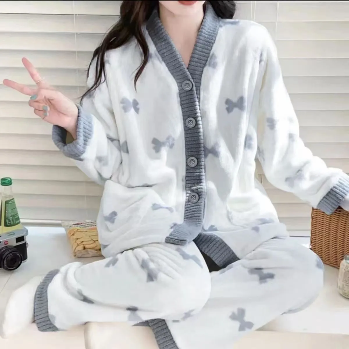 두꺼운 따뜻한 산호 벨벳 잠옷 여성용 가을 겨울 만화 곰 스트라이프 북극 벨벳 학생용 잠옷 홈웨어