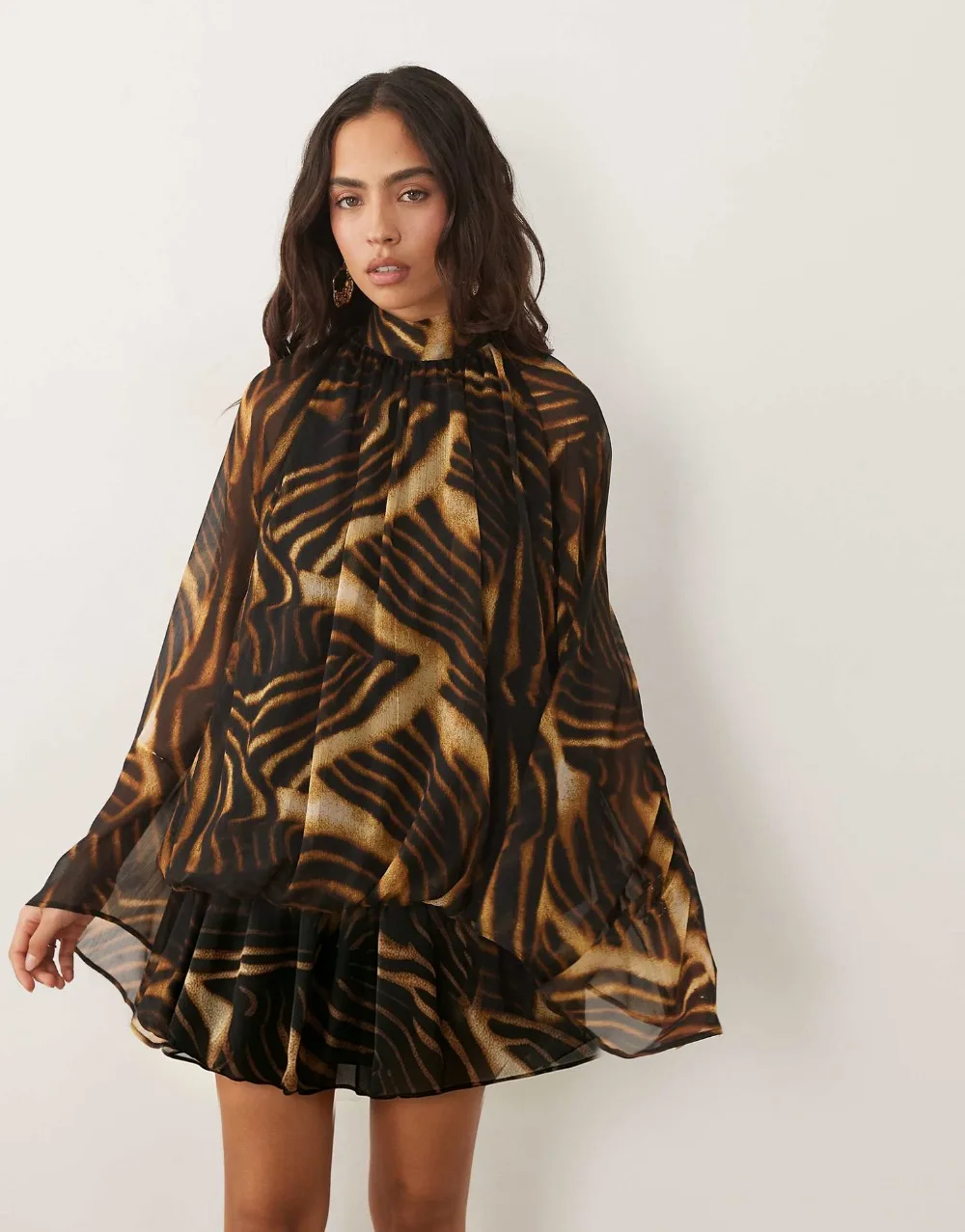 Vestido Mini de Mujer con Espalda Descubierta y Estampado de Cebra, Cuello Alto, Manga Larga, Volantes en el Bajo, Chifón Elegante para Vacaciones, Fiestas y Banquetes