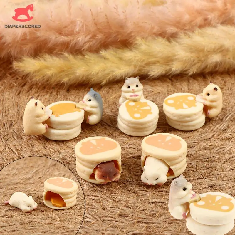 Dollhouse Cute Miniature Hamster Eatting Desserts Hamburger Food Set Mini Kitchen Decoration Accessories Toys Random