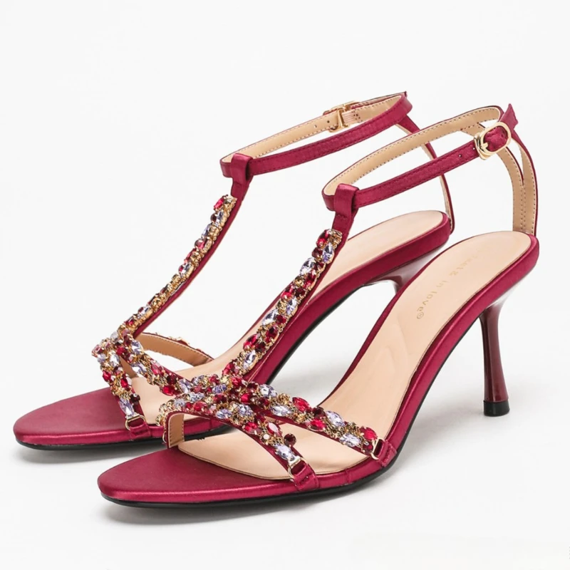 

Роскошные красочные дизайнерские босоножки на каблуке с драгоценными камнями, женские атласные туфли на каблуке с Т-образным ремешком на щиколотке, 2026, летние пикантные вечерние туфли с открытым носком