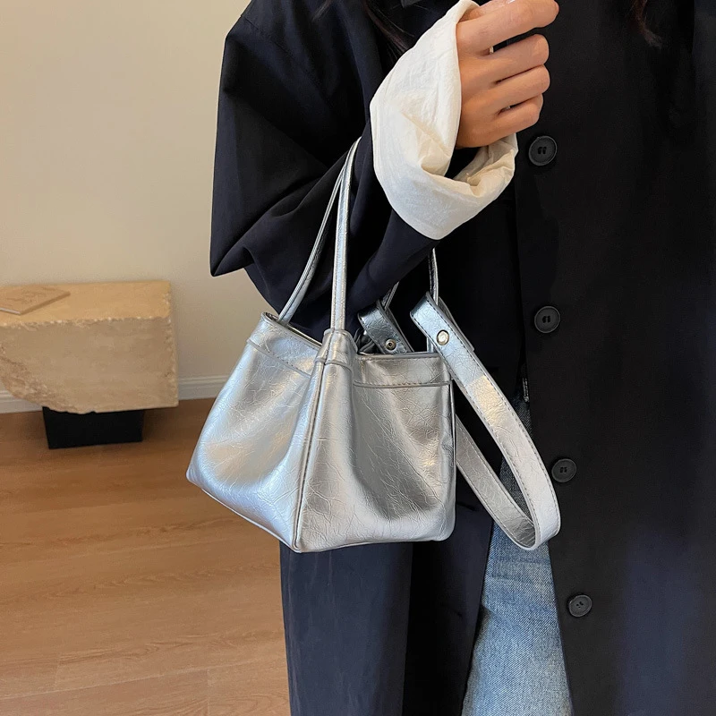 

Модная женская сумка-хобо из мягкой кожи, минималистичная сумка через плечо на шнурке, стильная сумка-багет для повседневного использования