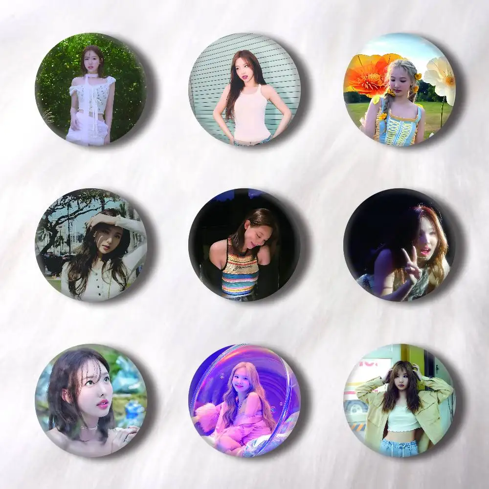 Singer N-NAYEON Creative Round Button Badges Cute Pin Brooch for Backpack Clothes Lapel Jewelry Accessories Friends Gift