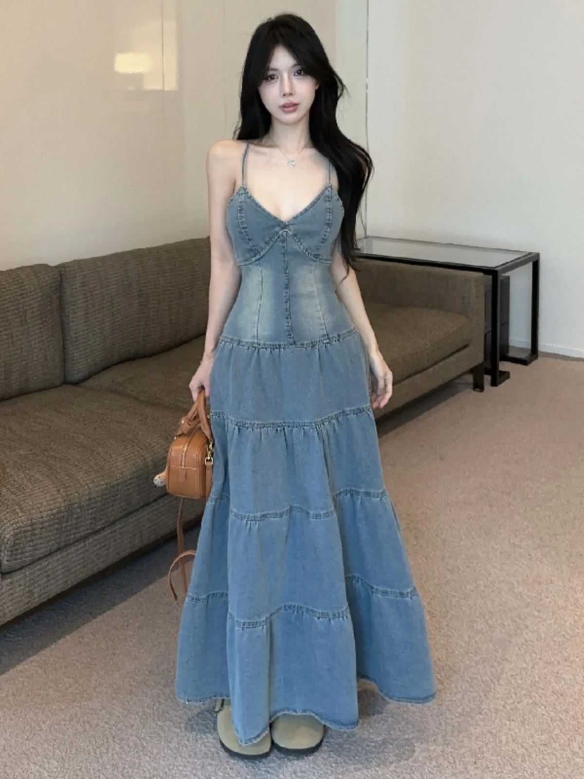 

Джинсовое платье на бретельках в гонконгском стиле для девочек, большой дизайн с открытой спиной и высокой талией, свободное покрое, утягивающее длинное платье трапециевидной формы на бретельках
